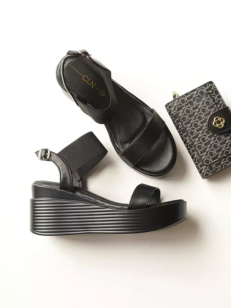 Filippa Wedge Sandals