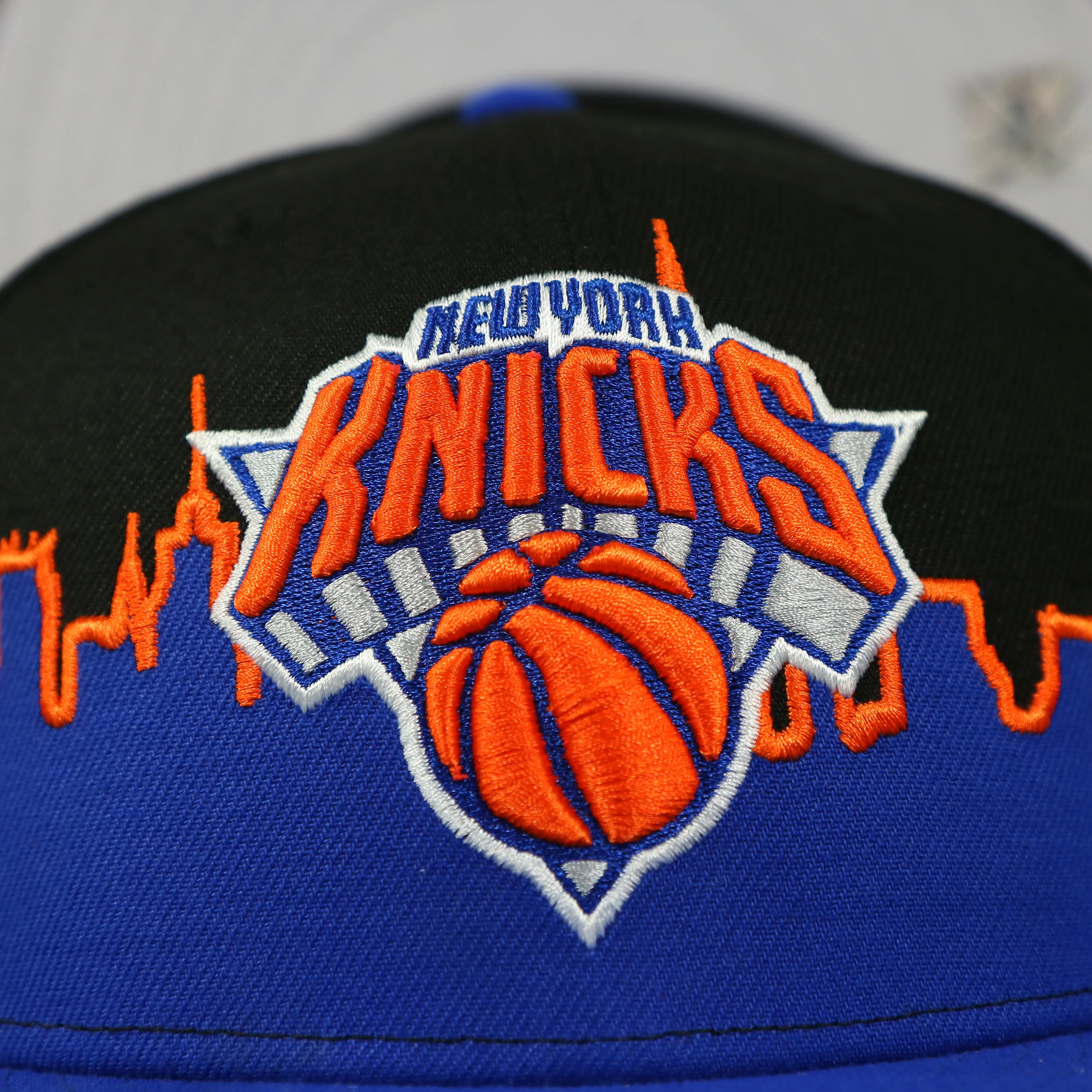 New York Knicks City Skyline Side Patch 9Fifty Snapback Hat | New York Skyline 950