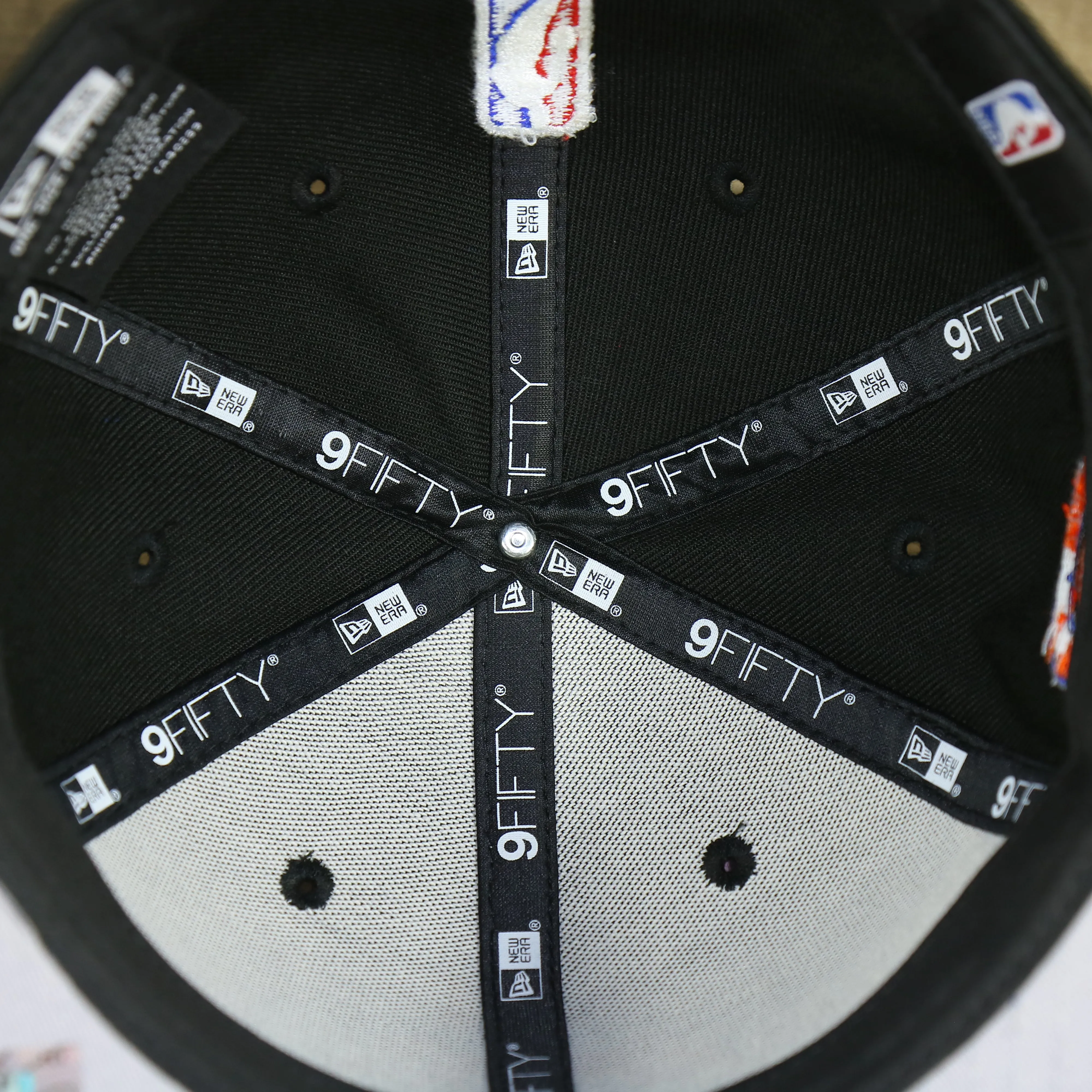 New York Knicks City Skyline Side Patch 9Fifty Snapback Hat | New York Skyline 950