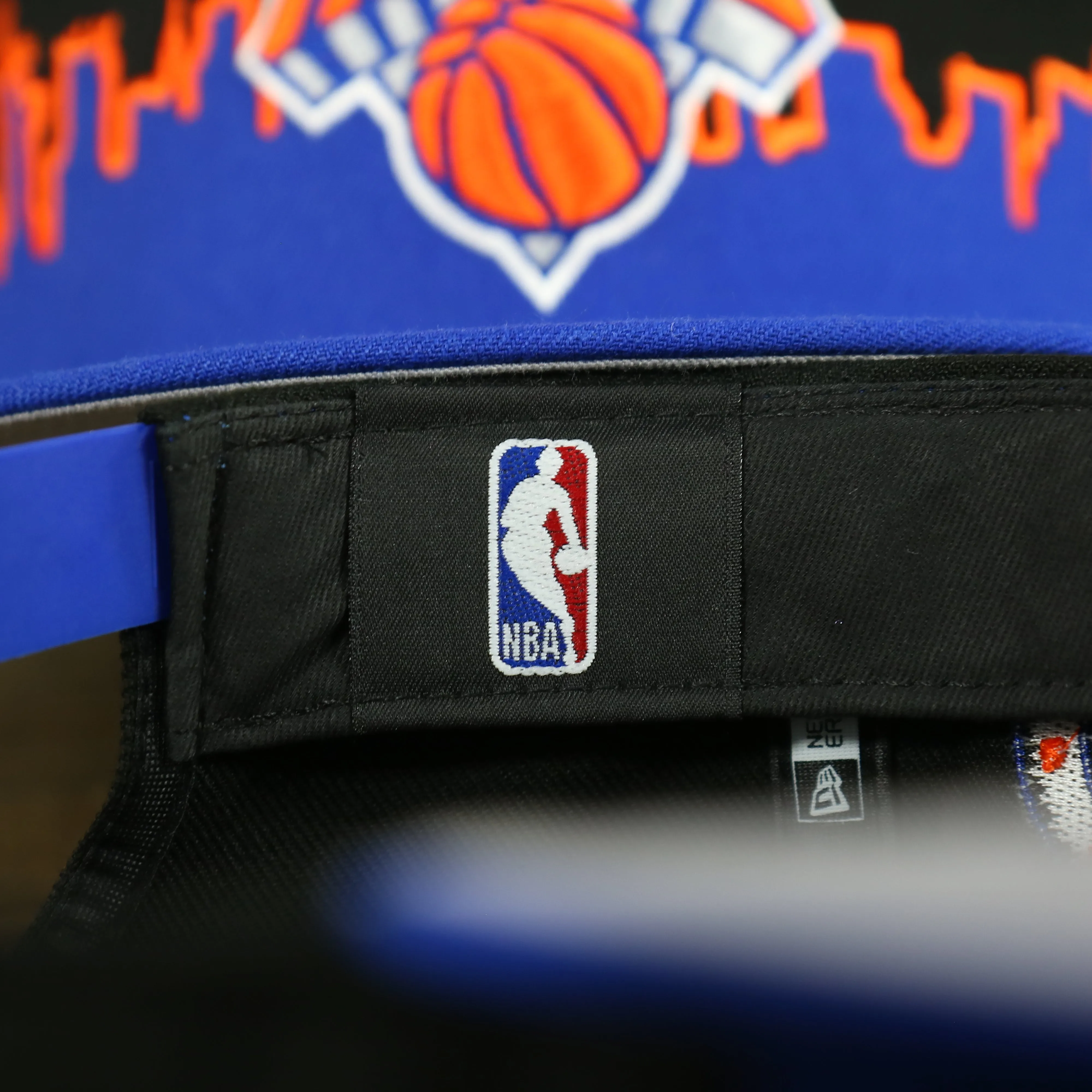 New York Knicks City Skyline Side Patch 9Fifty Snapback Hat | New York Skyline 950