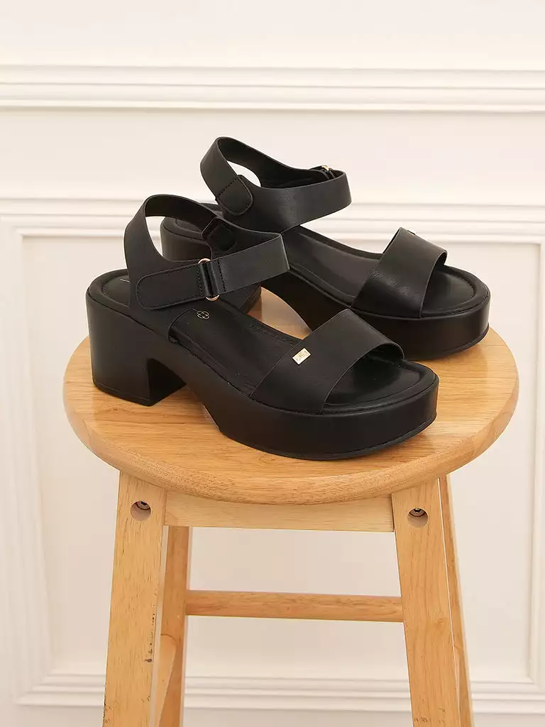 Zelene Platform Sandals